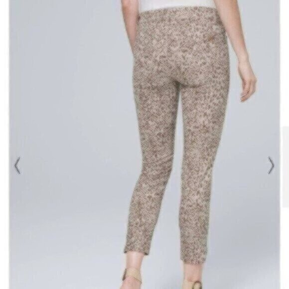 NWT White House Black Market Mid-Rise Leopard Crop Jeans - Picture 3 of 4
